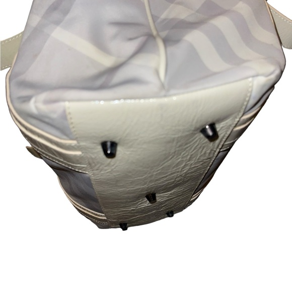 BURBERRY tote- Grey and White Burberry tote approx 12” tall 8” wide - Picture 5 of 11